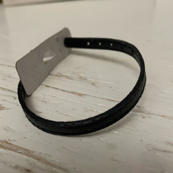 NWT! 9” Nuo Cen unisex 0.25” wide black leather adjustable buckle clasp braceet - Picture 2 of 10
